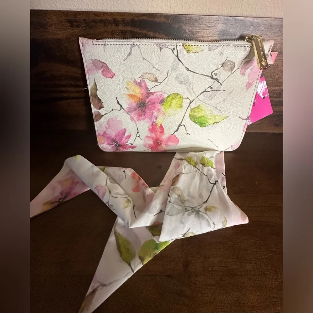 Betsey Johnson NWT Wallet Wristlet & Scarf - Picture 4 of 5